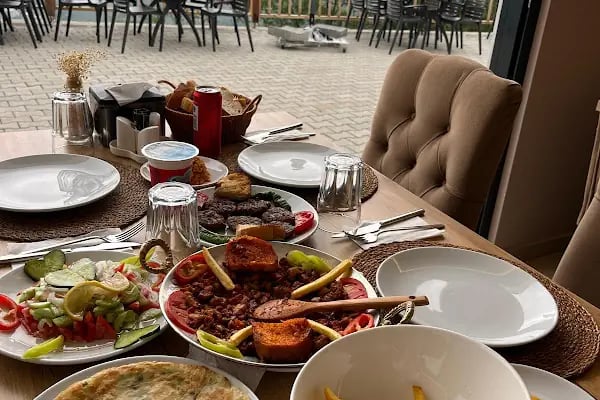 Marufetli Mekan Cafe Restaurant - Resim 1