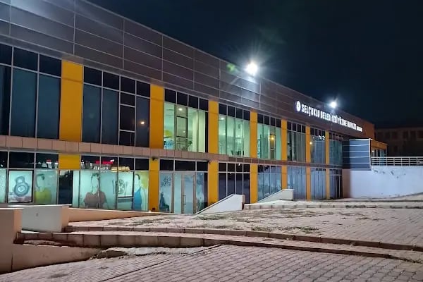 Selçuklu Belediyesi Sancak Yüzme Havuzu - Resim 10