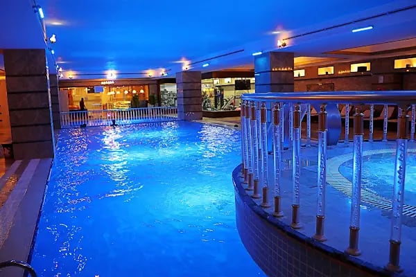 Green World Sports Center - Resim 5