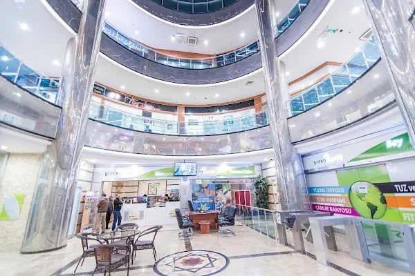 Green World Sports Center - Resim 2
