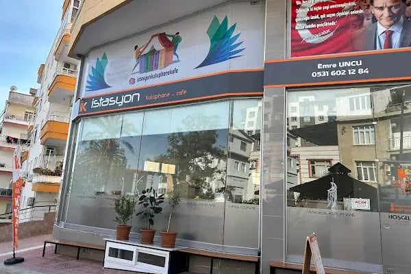 İstasyon Kütüphane Cafe - Resim 11