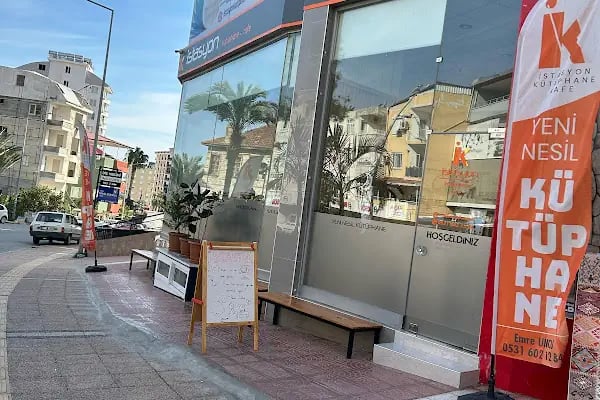 İstasyon Kütüphane Cafe - Resim 2