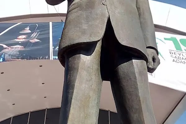Adana Devlet Tiyatrosu - Resim 6