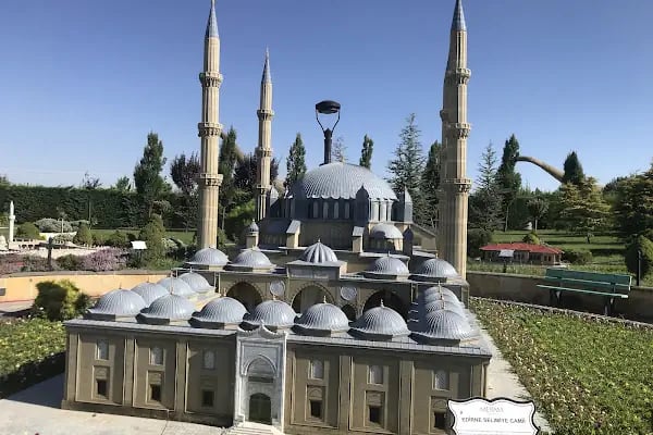 80 Binde Devr-i Alem Parkı - Meram Belediyesi - Resim 3