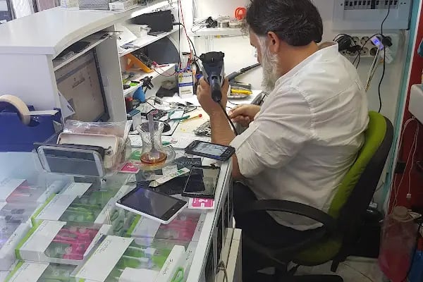 SEZEN İletişim Gsm Repair - Resim 15