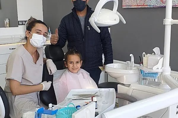 Yenikent Dentestetik Diş Polikliniği - Resim 18