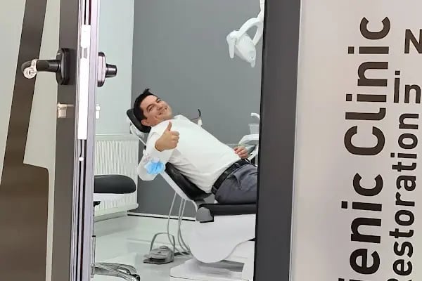 Yenikent Dentestetik Diş Polikliniği - Resim 17
