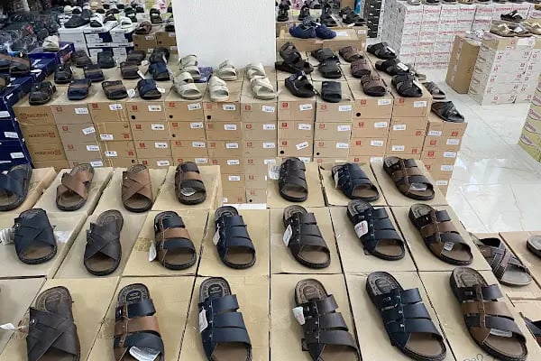 Gezer Ayakkabı İzmir Buca Fabrika Satış Mağazası - Resim 3