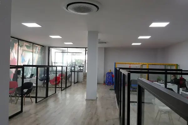 Aura Fitness Club - Başakşehir Spor Salonu - Resim 17