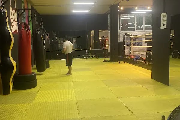 Aura Fitness Club - Başakşehir Spor Salonu - Resim 16