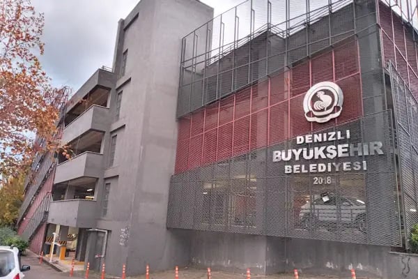 Çamlık Katlı Otoparkı - Resim 3