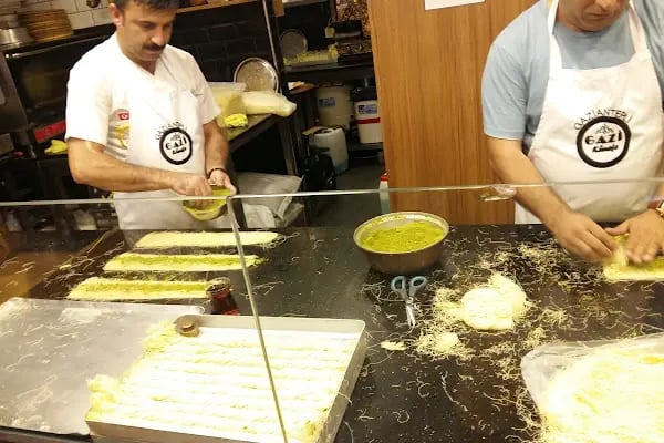 Gaziantepli Gazi Künefe - Resim 9
