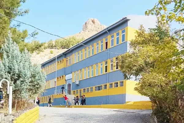 Şehit Abdullah Tayyip Olçok İmam Hatip Ortaokulu, Artuklu - Resim 2
