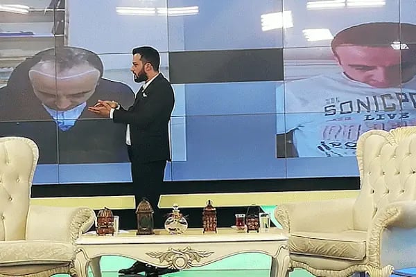 UĞUR YAVUZ CLİNİC SAÇ EKİMİ ( hair transplant ) - Resim 20