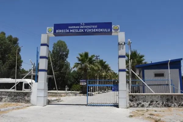 Harran Üniversitesi Birecik Meslek Yüksekokulu - Resim 1