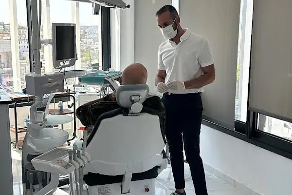 Çene Cerrahı Doç. Dr. Akif TÜRER - Bodrum - Ağız, Diş ve Çene Cerrahisi ve İmplantoloji Uzmanı - Resim 3