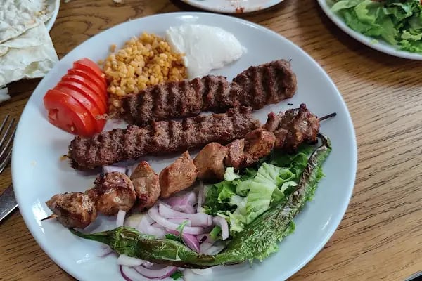 Şanlıurfa Lezzet Kebap Ve Lahmacun Salonu - Resim 1