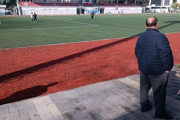 Batur Stadı - Resim 4