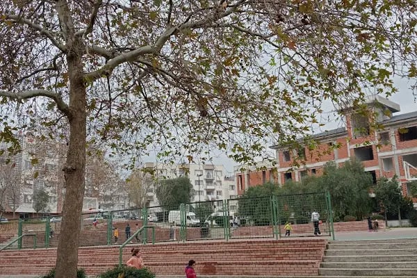 İzmir Büyükşehir Belediyesi Vali Parkı - Resim 3