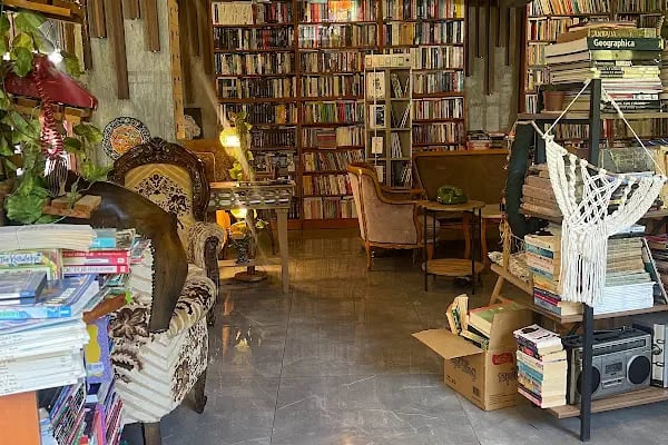 Eskici Kitap Cafe - Resim 9