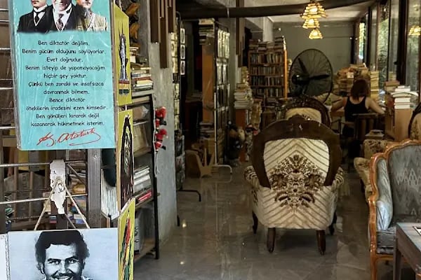 Eskici Kitap Cafe - Resim 15