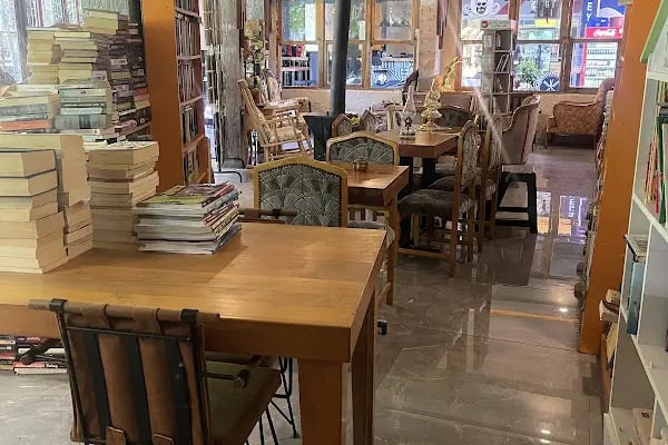 Eskici Kitap Cafe - Resim 7
