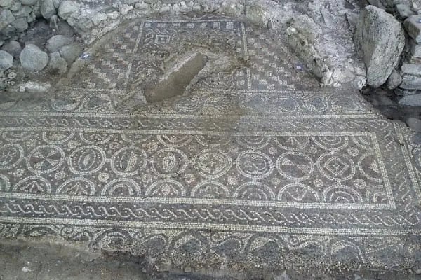 DERECİK BAZİLİKASI - Resim 3