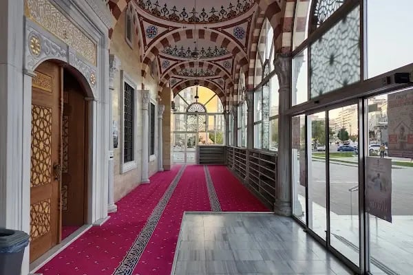 Selçuklu Merkez Cami - Resim 11