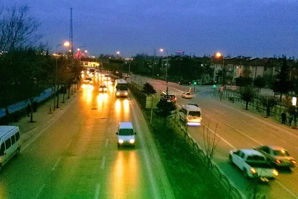 Tramvay Teknik Lise Durağı - Resim 3