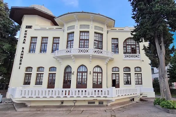 İzmir Devlet Tiyatrosu Konak Sahnesi - Resim 2
