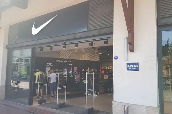 Forum Bornova AVM Nike Mağazası - Resim 12