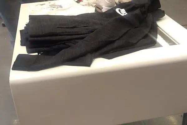 Forum Bornova AVM Nike Mağazası - Resim 11