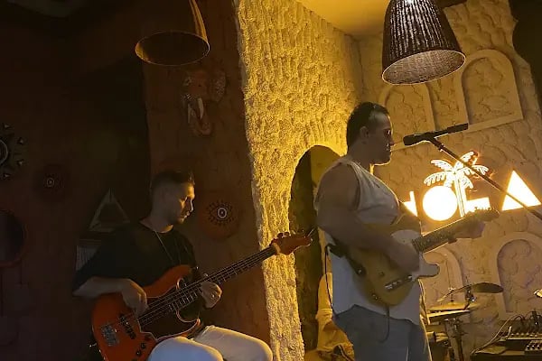 Hola Kokteyl Bar - Resim 15