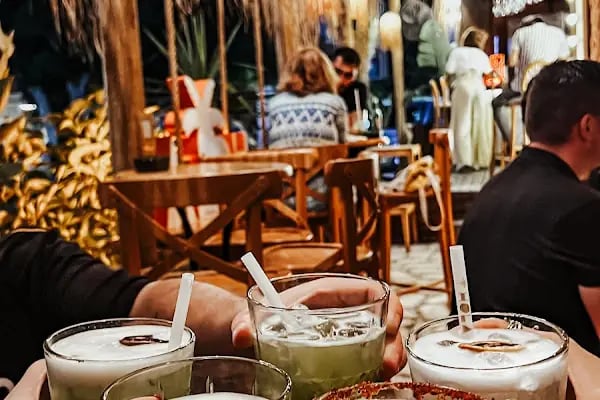 Hola Kokteyl Bar - Resim 3
