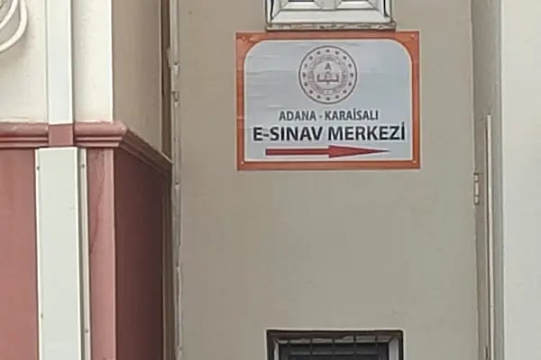 Karaisalı Sağlık Meslek Lisesi - Resim 4