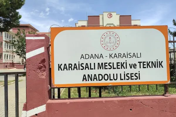 Karaisalı Sağlık Meslek Lisesi - Resim 3