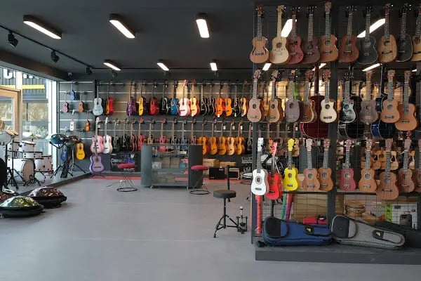 Sümer Müzik Aletleri Mağazası - Piyano Gitar Keman Bağlama - Resim 4