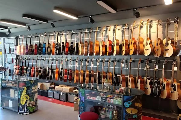 Sümer Müzik Aletleri Mağazası - Piyano Gitar Keman Bağlama - Resim 16