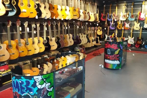 Sümer Müzik Aletleri Mağazası - Piyano Gitar Keman Bağlama - Resim 7