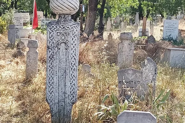 İlbadı Eski Mezarlık - Resim 9