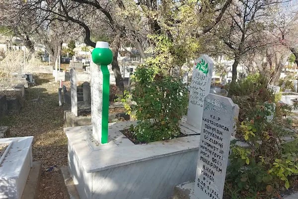 İlbadı Eski Mezarlık - Resim 13