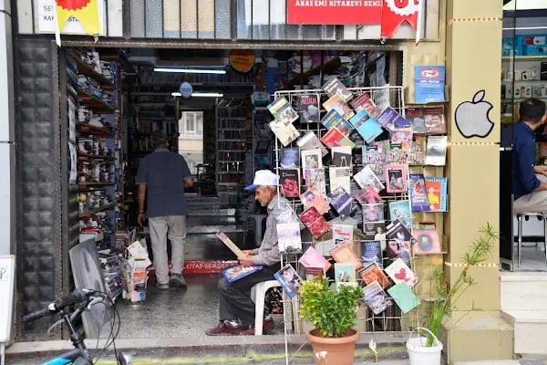 Çatalçeşme Akademi Kitabevi - Resim 1