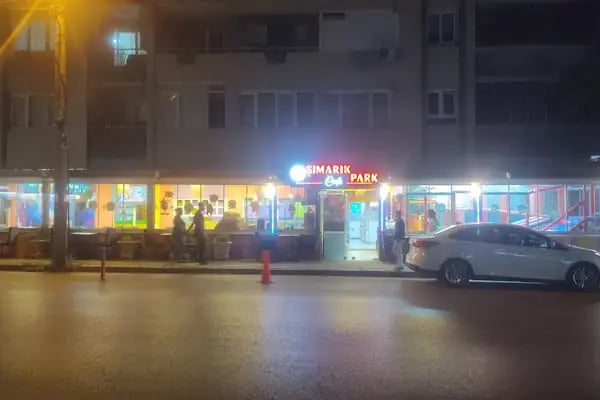 Şımarık Park Cafe : Buca Çocuk Oyun Alanı - Resim 8
