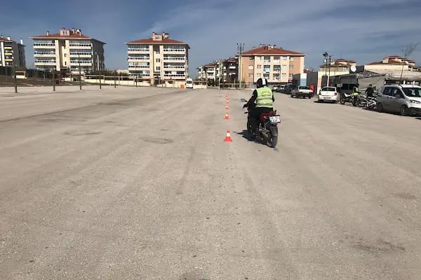 Eskişehir Adalar Sürücü Kursu - Resim 5