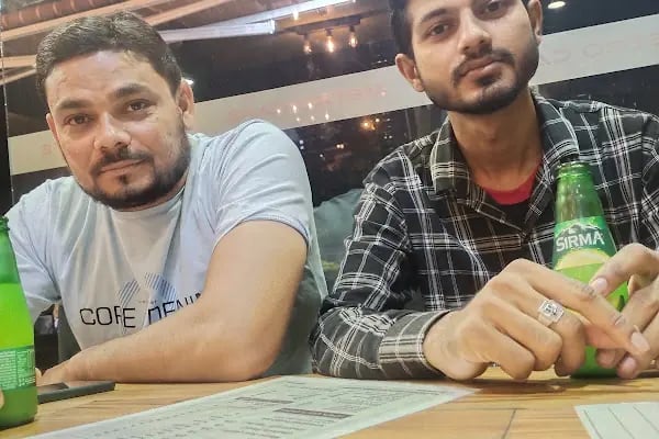 Metro Cafe - Resim 6