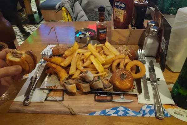 Public Pub - Resim 4