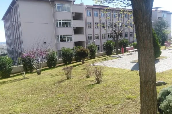 Bayraklı Ali Osman Konakçı Mesleki ve Teknik Anadolu Lisesi - Resim 1