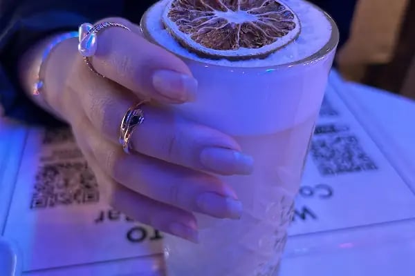 Cosmopolitan Bar - Resim 8