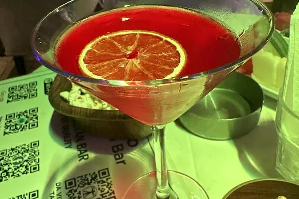 Cosmopolitan Bar - Resim 6