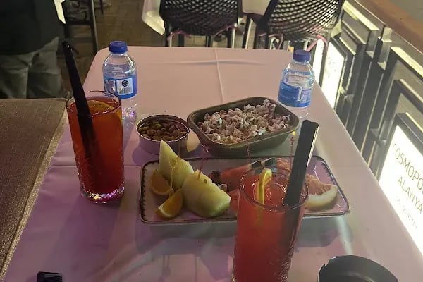 Cosmopolitan Bar - Resim 4